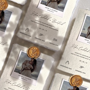 Merített papír esküvői meghívó polaroid fotóval és viaszpecséttel, Esküvő, Meghívó & Kártya, Esküvői pecsét, bélyegző, Esküvői viasz pecsét, Fotó, grafika, rajz, illusztráció, MESKA