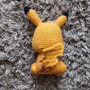 Horgolt Pikachu - karácsony - karácsonyi lakásdekoráció - karácsonyi manók, figurák - Meska.hu