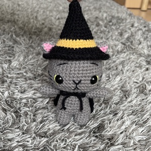 Horgolt Halloween cica - otthon & életmód - dekoráció - halloween - halloweeni figurák - Meska.hu