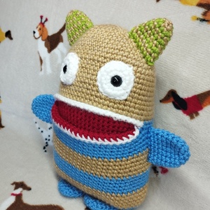 Horgolt szörnyecske - játék & sport - plüssállat & játékfigura - szörnyike - Meska.hu