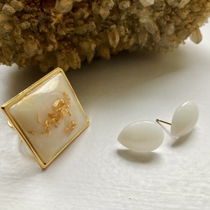 Gyöngyház és arany szett csepp fülbevalóval - Meska.hu