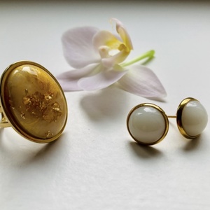 Arany ovális gyűrű bedugós fülbevalóval - Meska.hu