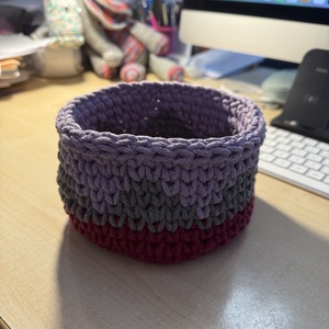 Horgolt tároló - otthon & életmód - tárolás & rendszerezés - íróasztali tároló - Meska.hu