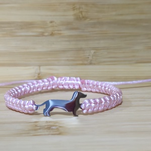 Tacskó medálos makramé karkötő, Ékszer, Karkötő, Fonott karkötő, Csomózás, Fonás (csuhé, gyékény, stb.), MESKA