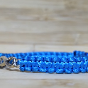 Makramé karkötő végtelen jellel - ékszer - karkötő - karkötő medállal - Meska.hu