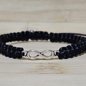 Makramé karkötő végtelen jellel, Ékszer, Karkötő, Karkötő medállal, Csomózás, Fonás (csuhé, gyékény, stb.), MESKA