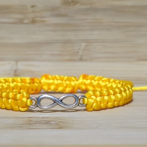 Makramé karkötő végtelen jellel, Ékszer, Karkötő, Karkötő medállal, Csomózás, Fonás (csuhé, gyékény, stb.), MESKA