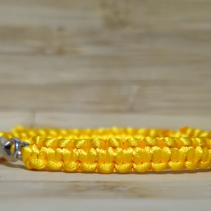 Makramé karkötő végtelen jellel - ékszer - karkötő - karkötő medállal - Meska.hu