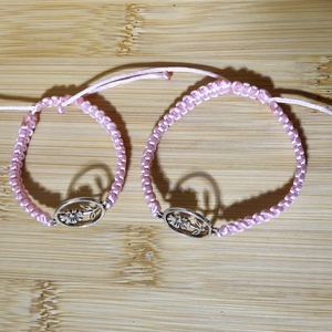 Anya-lánya páros makramé karkötő  - ékszer - karkötő - karkötő medállal - Meska.hu