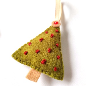 Gyapjúfilc karácsonyfadísz zöld-piros, Karácsony, Karácsonyi lakásdekoráció, Karácsonyfadíszek, Hímzés, Varrás, MESKA