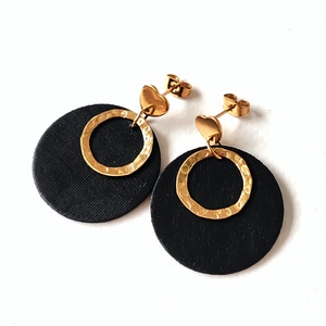Fekete, arany kisméretű textilfülbevaló, Ékszer, Fülbevaló, Lógó fülbevaló, Ékszerkészítés, MESKA