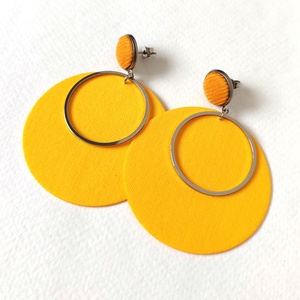 Egyszínű sárga nagyméretű textilfülbevaló ezüsttel, Ékszer, Fülbevaló, Lógó fülbevaló, Ékszerkészítés, MESKA
