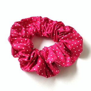 Pink, fehér tűpetteye scrunchie, hajgumi - ruha & divat - hajdísz & hajcsat - hajgumi - Meska.hu