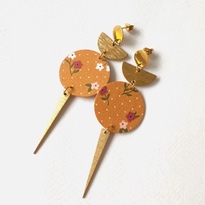 Mustársárga virágmintás textilfülbevaló aranyozott nemesacél kiegészítőkkel, Ékszer, Fülbevaló, Lógó fülbevaló, Ékszerkészítés, MESKA