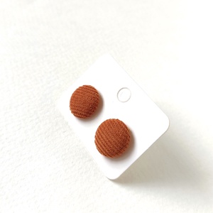 Kordbársony textilfülbevaló választható színben 1. paletta - ékszer - fülbevaló - pötty fülbevaló - Meska.hu