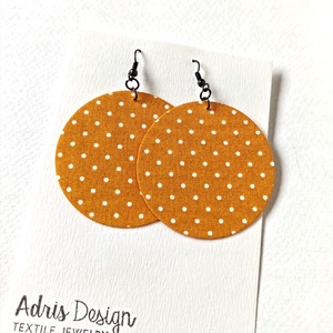 Sárga alapon pöttyös textilfülbevaló - ékszer - fülbevaló - lógó fülbevaló - Meska.hu
