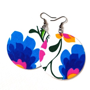 Fehér, kék nagy virágos textilfülbevaló, Ékszer, Fülbevaló, Lógó fülbevaló, Ékszerkészítés, MESKA