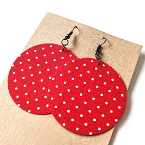 Piros alapon pöttyös textilfülbevaló - ékszer - fülbevaló - lógó fülbevaló - Meska.hu
