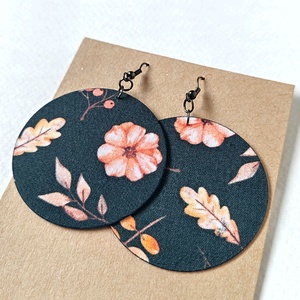 Sötétzöld alapon narancsos virágmintás textilfülbevaló - ékszer - fülbevaló - lógó fülbevaló - Meska.hu