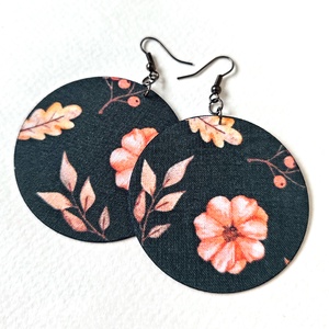 Sötétzöld alapon narancsos virágmintás textilfülbevaló - ékszer - fülbevaló - lógó fülbevaló - Meska.hu