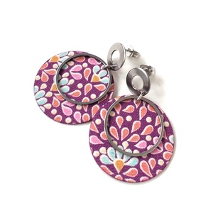 Lila mintás kisméretű textilfülbevaló nemesacél alkatrészekkel - Meska.hu