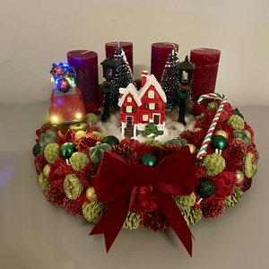 Karácsonyi kisfalu burgundi koszorú, Karácsony, Adventi díszek, Adventi koszorú, , MESKA