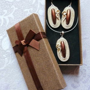 Exkluzív sujtás ékszergarnitúra. - ékszer - fülbevaló - lógó fülbevaló - Meska.hu