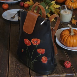 Műbőr hátitáska, kézzel festett, egyedi mintával - táska & tok - hátizsák - hátizsák - Meska.hu