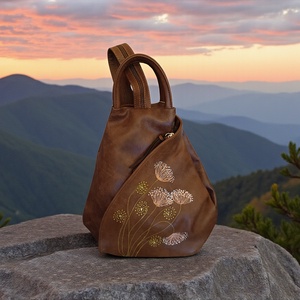 Műbőr hátitáska, kézzel festett, egyedi mintával! - táska & tok - hátizsák - hátizsák - Meska.hu