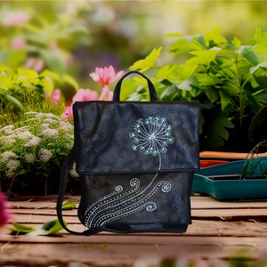 Műbőr kézi, váll és hátitáska, kézzel festett mintával! - Meska.hu