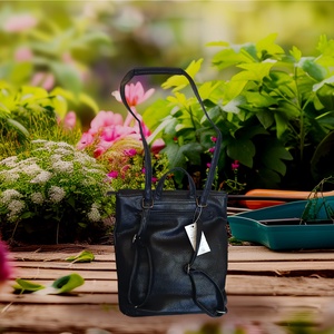 Műbőr kézi, váll és hátitáska, kézzel festett mintával! - táska & tok - hátizsák - hátizsák - Meska.hu