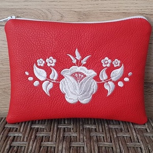 Hímzett neszi - Meska.hu