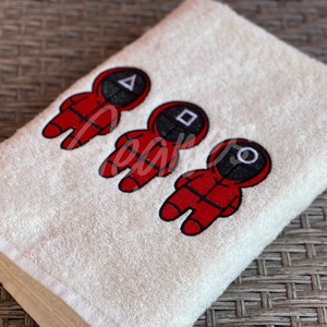 Hímzett Squid Game törölköző - Meska.hu