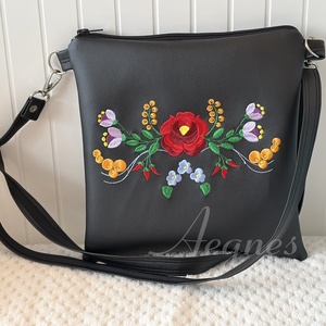Kalocsai kistáska, Táska & Tok, Kézitáska & válltáska, Vállon átvethető táska, Hímzés, Varrás, MESKA