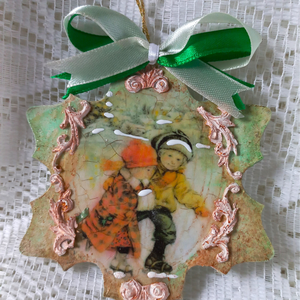 Korcsolyázó gyermekek hópehelyben, Otthon & Életmód, Dekoráció, Fali és függő dekoráció, Függődísz, Decoupage, transzfer és szalvétatechnika, Festett tárgyak, MESKA