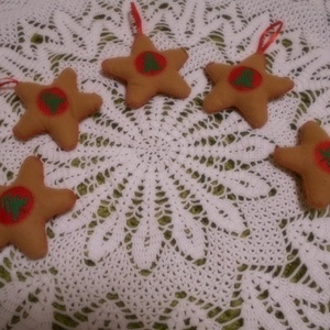 Filc csillag karácsonyfadísz, keresztszemes betéttel - karácsony - karácsonyi lakásdekoráció - karácsonyfadíszek - Meska.hu