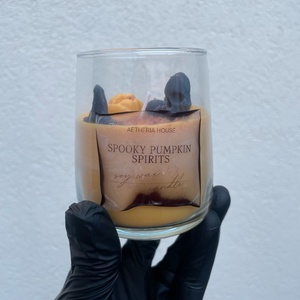 Pumpkin Spirits  nagy Halloween szójagyertya tök színben, kézműves gyertya szellemes díszítéssel  őszi lakásdekoráció  - Meska.hu