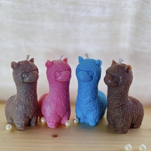 Alpaka formagyertya � cuki állatos dekor gyertya, választható színekben, ajándék ötlet - otthon & életmód - gyertya, illat, aroma - gyertya - Meska.hu