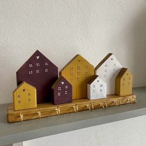 Fali kulcstartó okker, fehér, bordó házikókkal - otthon & életmód - dekoráció - fali és függő dekoráció - fali kulcstartó - Meska.hu