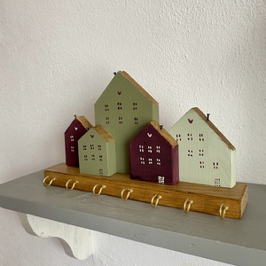 Fali kulcstartó olíva, menta, bordó házikókkal - otthon & életmód - dekoráció - fali és függő dekoráció - fali kulcstartó - Meska.hu