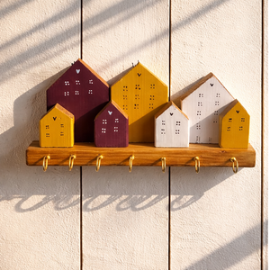 Fali kulcstartó okker, fehér, bordó házikókkal, Otthon & Életmód, Dekoráció, Fali és függő dekoráció, Fali kulcstartó, , MESKA