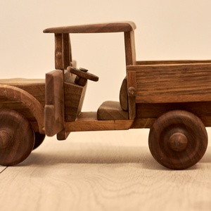 Fa autó - 'Paprika' - otthon & életmód - dekoráció - dísztárgy - Meska.hu