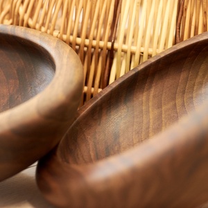 Esztergált dió fa tál - otthon & életmód - dekoráció - asztal és polc dekoráció - dekorációs tál, tartó - Meska.hu