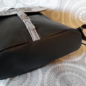 Mandalás  fekete-szürke hátitáska - táska & tok - hátizsák - hátizsák - Meska.hu