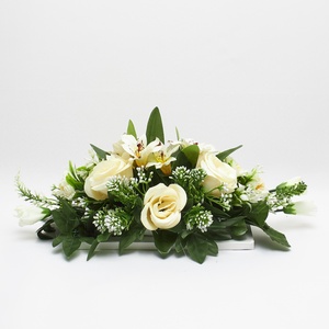 Elegáns krém rózsás asztaldísz - Meska.hu