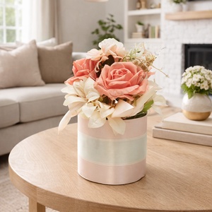 Barack színű rózsás virágbox krém liliommal � elegáns dekoráció / ajándék, Otthon & Életmód, Dekoráció, Asztal és polc dekoráció, Asztaldísz, Virágkötés, MESKA