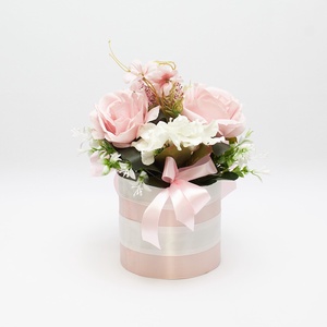 Romantikus rózsaszín virágbox rózsával � romantikus ajándék és lakásdekor - Meska.hu