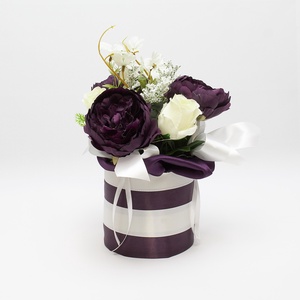 Elegáns virágbox lila és krém színvilágban - otthon & életmód - dekoráció - asztal és polc dekoráció - asztaldísz - Meska.hu