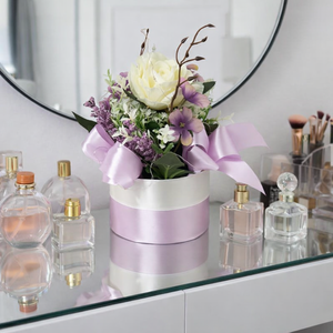 Pasztell rózsás virágbox � romantikus virágkompozíció elegáns ajándéknak, Otthon & Életmód, Dekoráció, Asztal és polc dekoráció, Asztaldísz, , MESKA