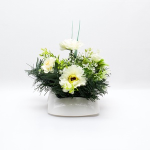 Elegáns fehér temetői dísz örökzölddel, Otthon & Életmód, Vallás, Temetkezési tárgy, Sírdísz, kegyeleti dísz, Virágkötés, MESKA